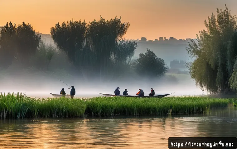 튀르키예 주요 하천 생태계 - A serene riverside scene along the Turkish Kızılırmak River during early morning mist, showcasing lu...